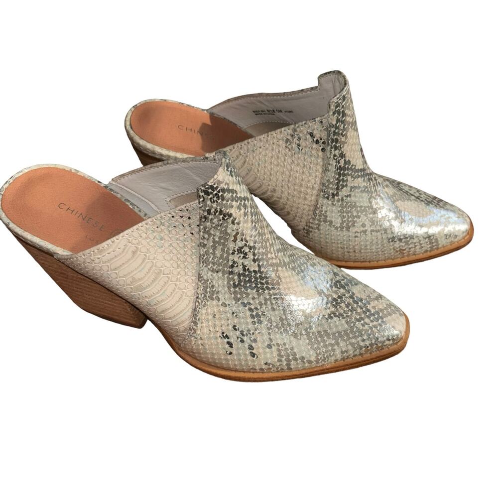 Chinese Laundry Beaute Silver Cream Womans Sz 8.5 Pointed Toe Mule Block Heel
